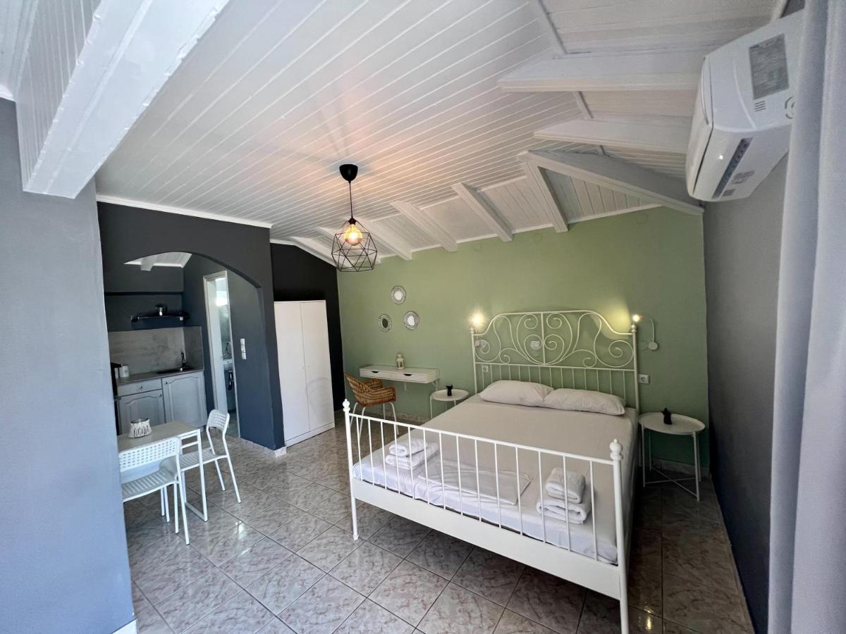 Issos Studios Agios Georgios  Esterno foto